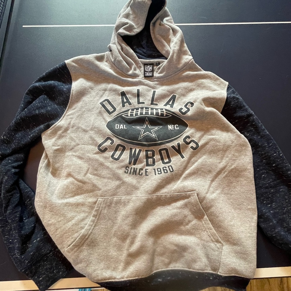 Cowboys hoodie Men’s large